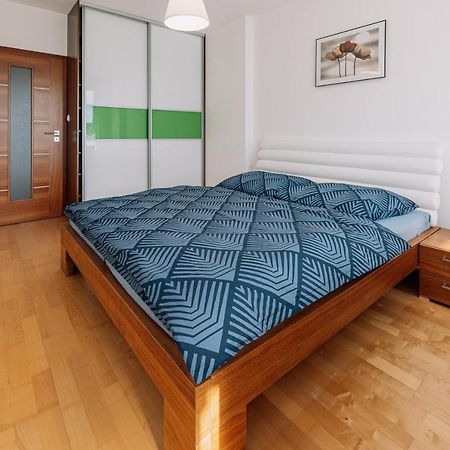 Apartment Family Bratislava Parking Slot Included! Buitenkant foto